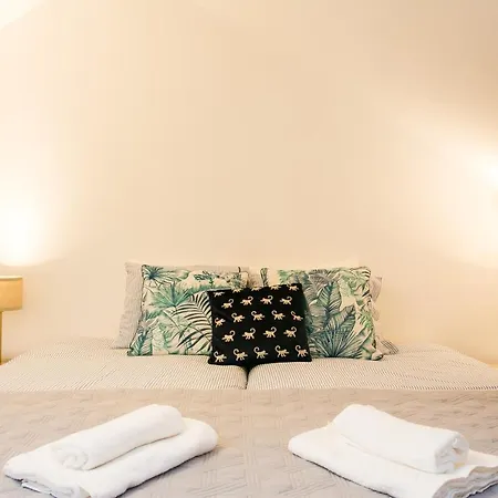 Apartman Beautiful House With Patio In Heart!