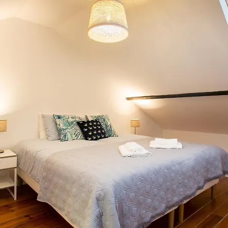 Beautiful House With Patio In Heart! Apartman