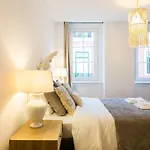 Appartement Beautiful House With Patio In Heart! *
