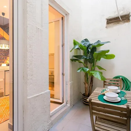 Апартаменты Beautiful House With Patio In Heart!