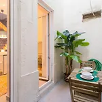 Apartmán Beautiful House With Patio In Heart!